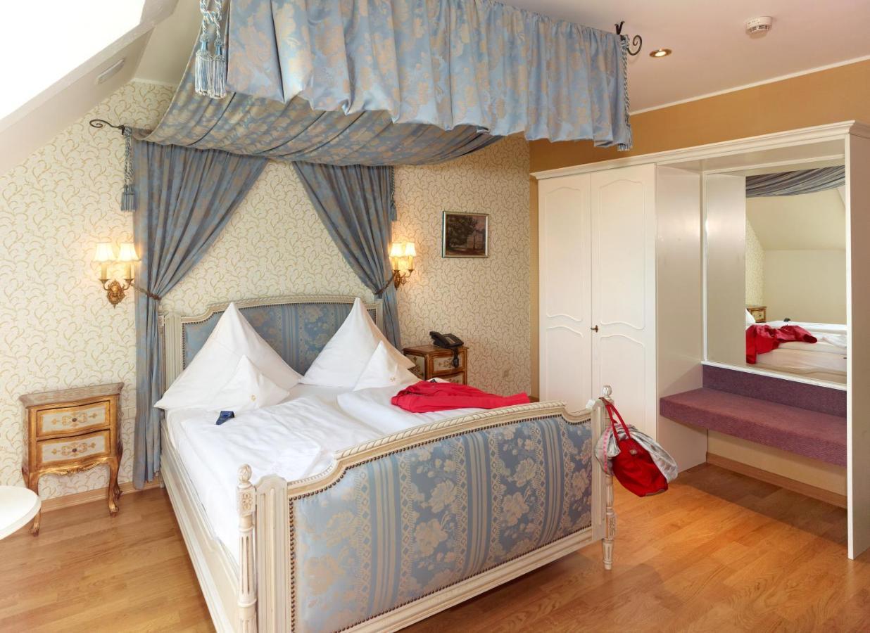 Large Double Room,1657140840:JPEG